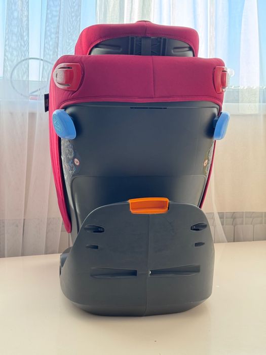 Детские кресло Chicco