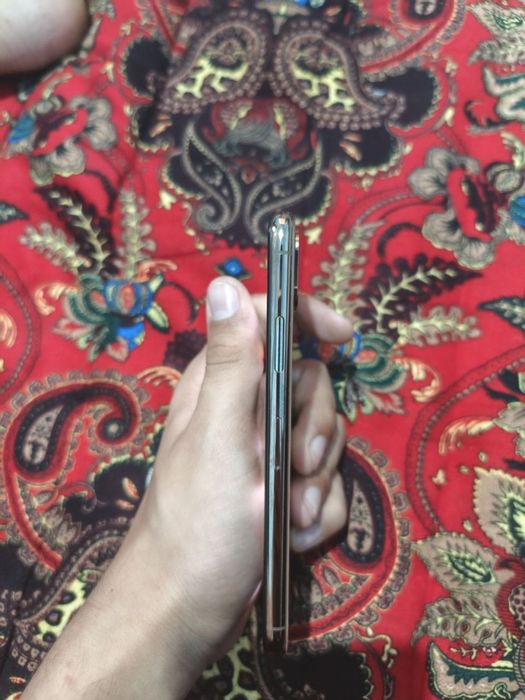 Iphone xs zo'r holatda
