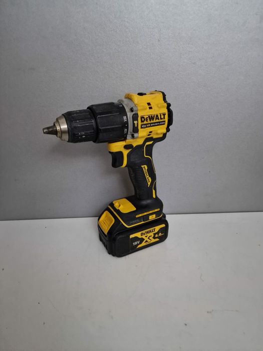 Dewalt DCD 100y Mașina de infiletat cu percutie  Brushless 4.0AH