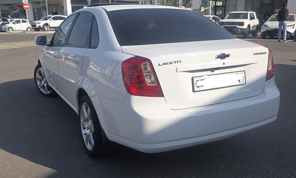 Srochni sotiladi jentra 2020 yil 8300$