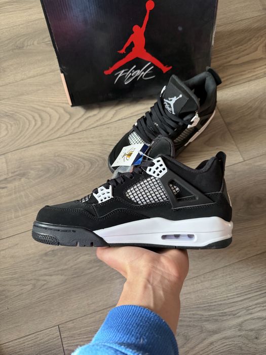Jordan 4 White Thunder