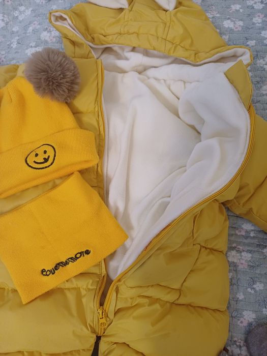 Продам пуховик шапочка в комплекте