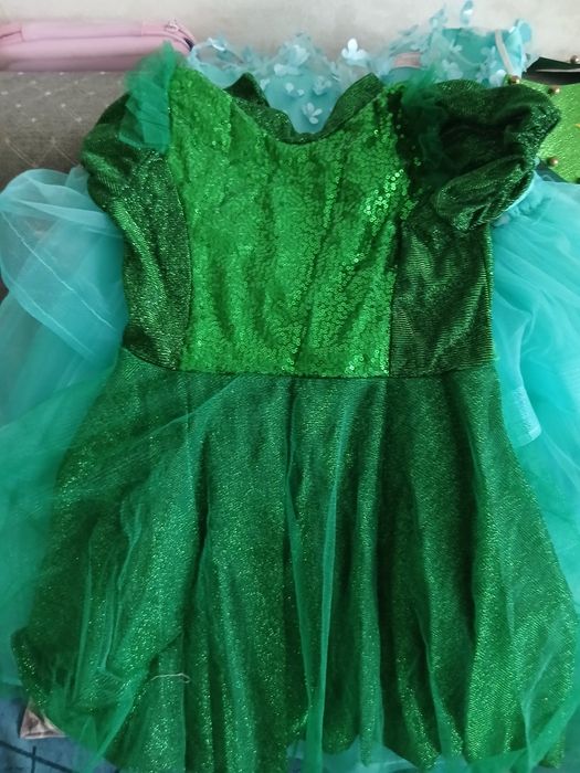 Продам платье новый