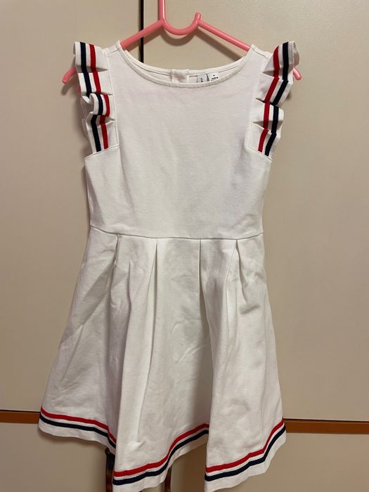 Бяла рокля за момиче