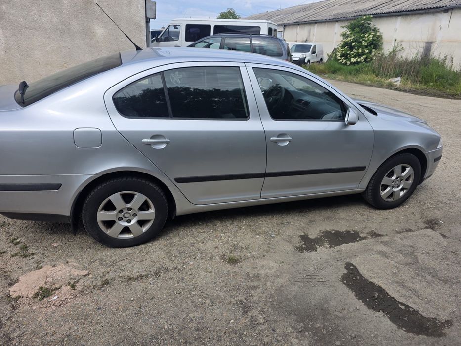 Vând scoda octavia 2 an fab 2008 motor benzina 1.600cm