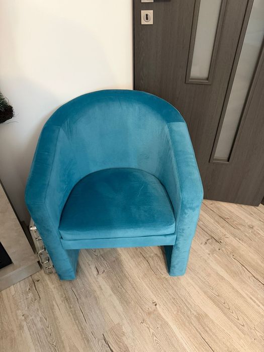 Set living complet: canapea extensibilă + 2 fotolii + taburet, stare ca nouă