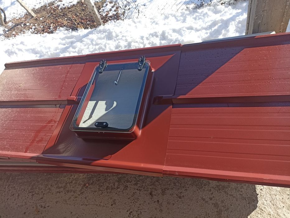 Изход за покрив за сандвич панел.