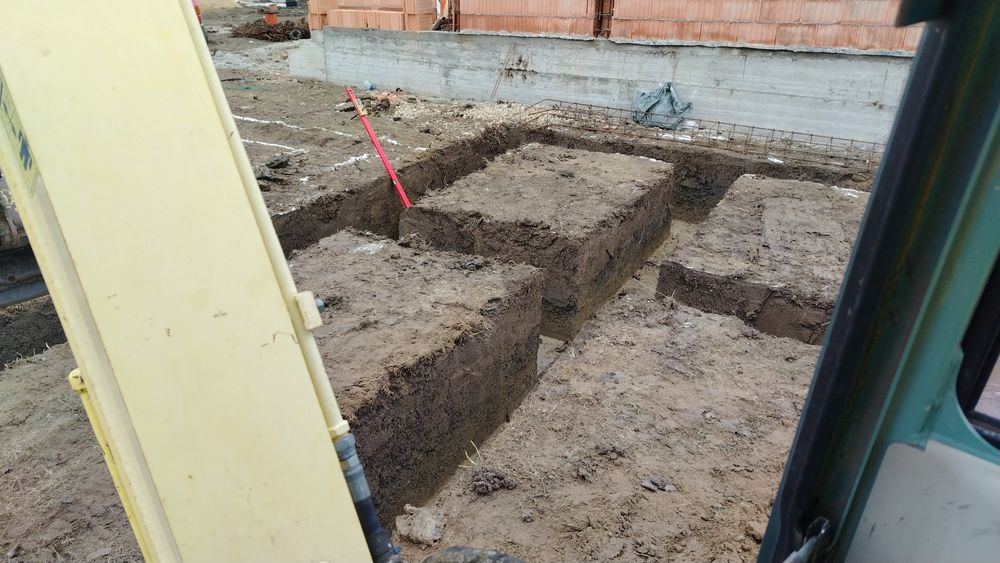 Deszăpezire cu Buldoexcavator sau Bobcat