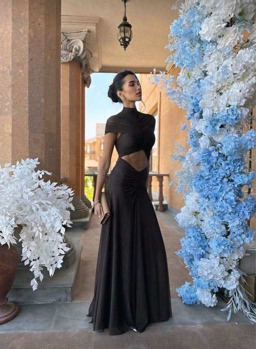 Дълга кафява рокля