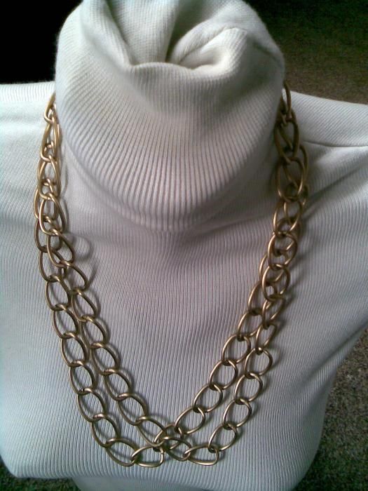 2 еднакви колиета-едър синджир