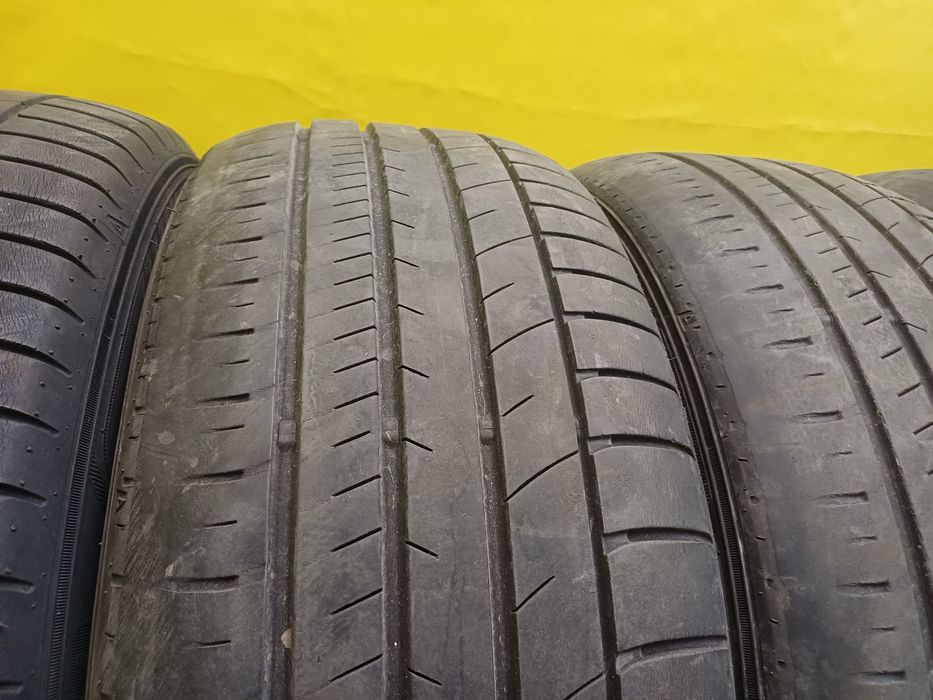 Шины 225/55 R17 Goodyear комплект.