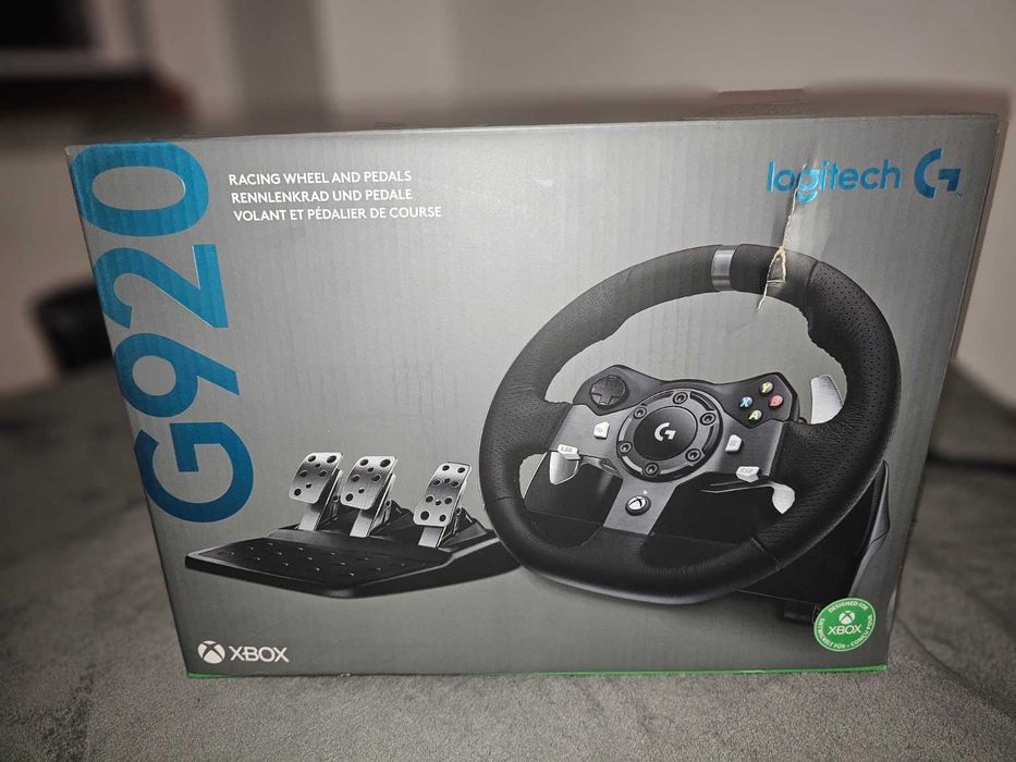 Logitech G920 Driving Force Racing Wheel + Pedals, compatibil cu Xbox Series X|S / Xbox One / PC.