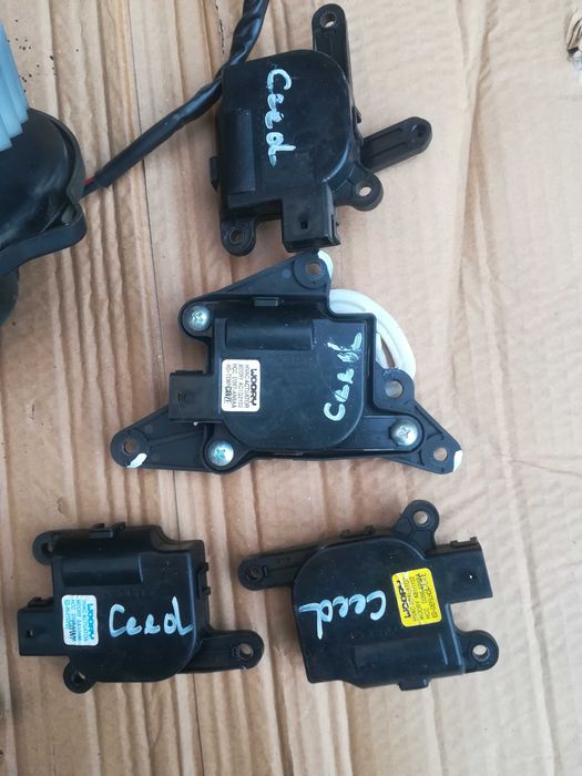 Kia Ceed Киа Сийд Сиид радиатор вентилатор моторче мотор реостат парно