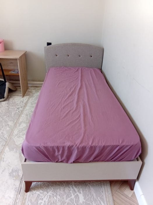 Продам кровать 90*200