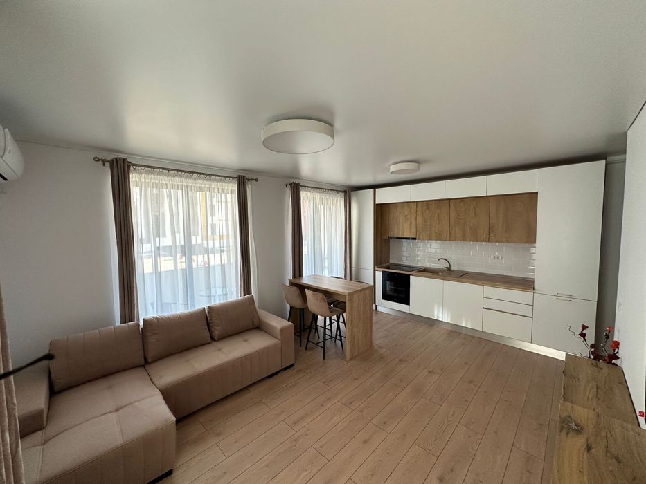 Inchiriez apartament bloc Arcada!