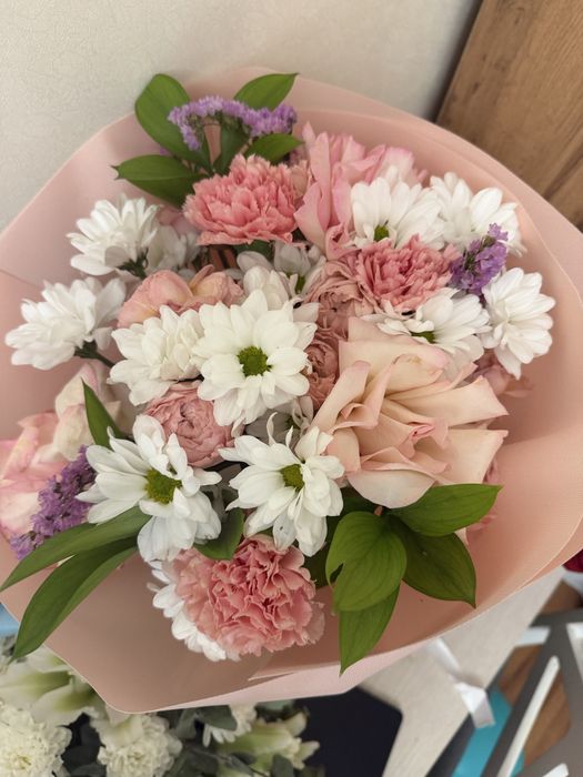 букет цветов из разных композиции