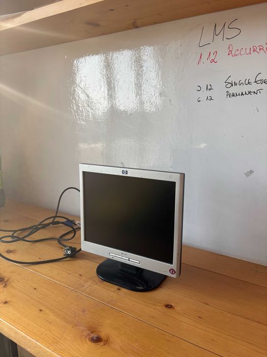 Монитор HP L1502 15"