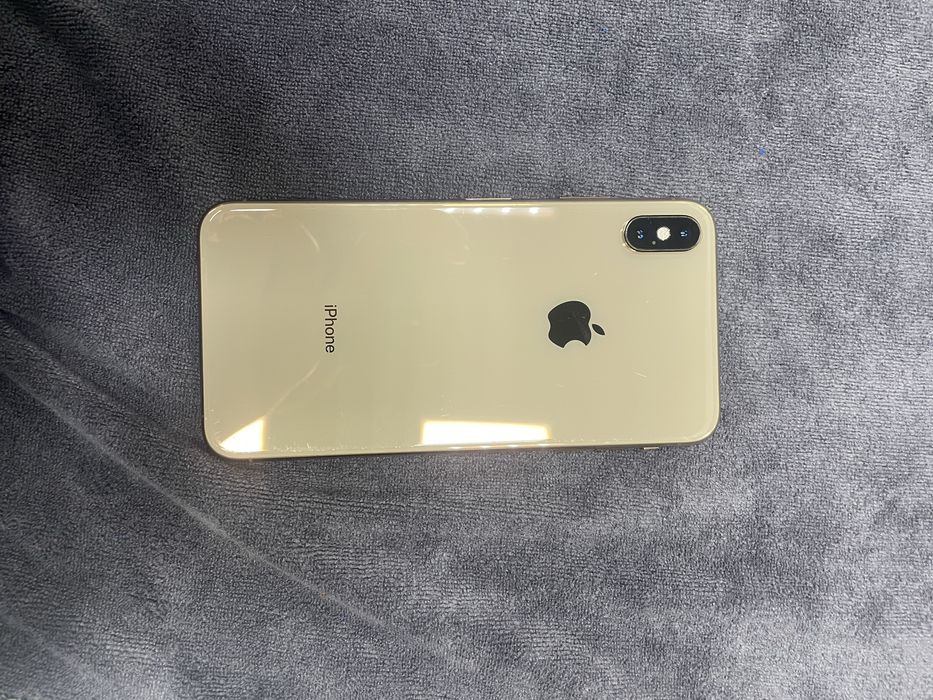 Iphone xs max.