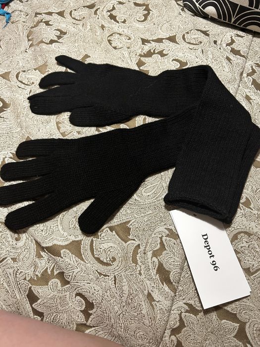 Vand manusi noi Depot96