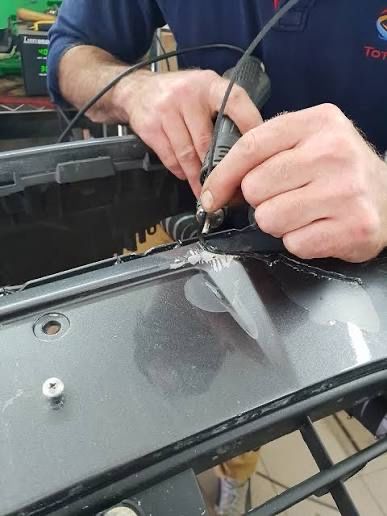 Ремонт пластика. Бампера, крепления от фар