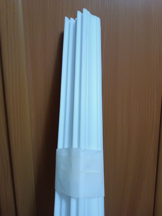 Потолочный плинтус