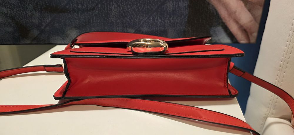 Geanta  roșie medie