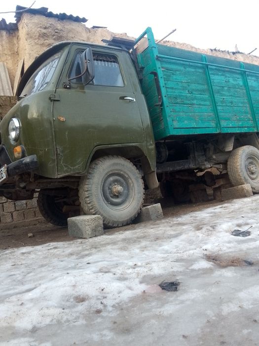 Uvazik bortavoy sotiladi