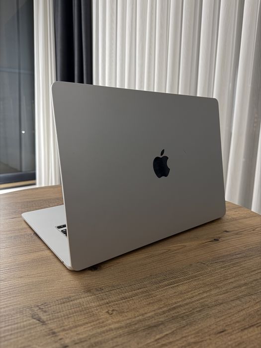 Macbook Air m3 15.3’ 256gb SSD 8gb RAM