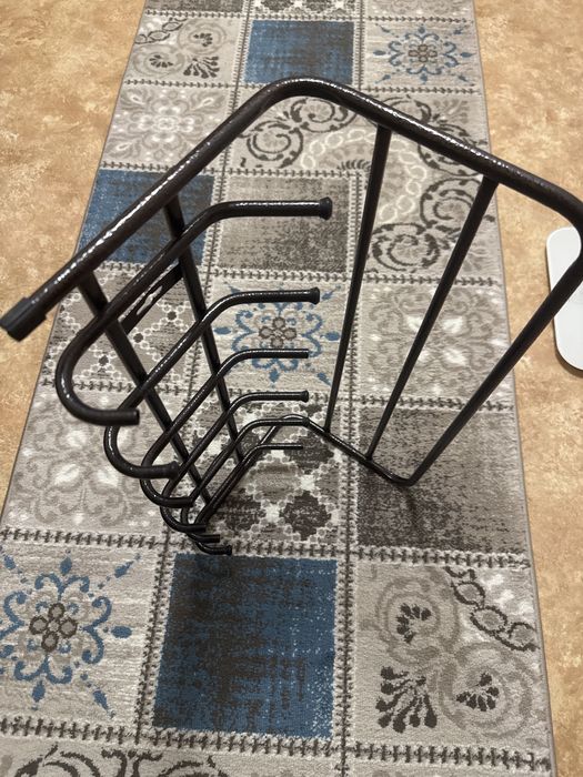 Вешалка в отличном состояний.