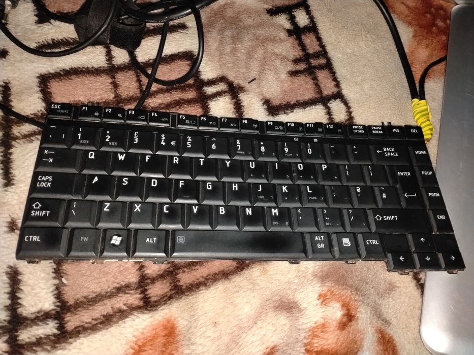 Leptop Toshiba satelit