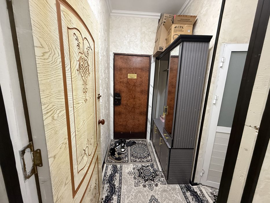 6-mikrarayonda urganch markazinda park yonda 1-xonali 36m2 kv sotiladi