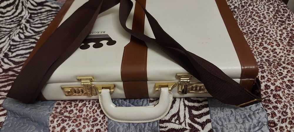 Продам чемодан для разности