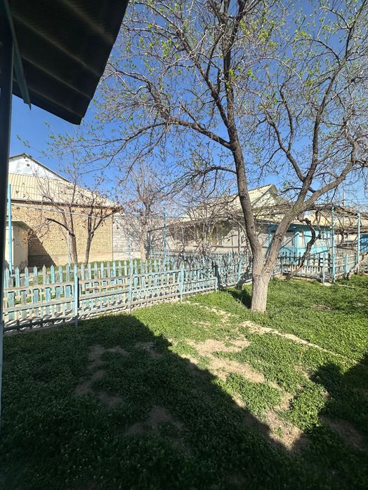 Продаю г. Навои, в военном городке зем. участок 8 соток