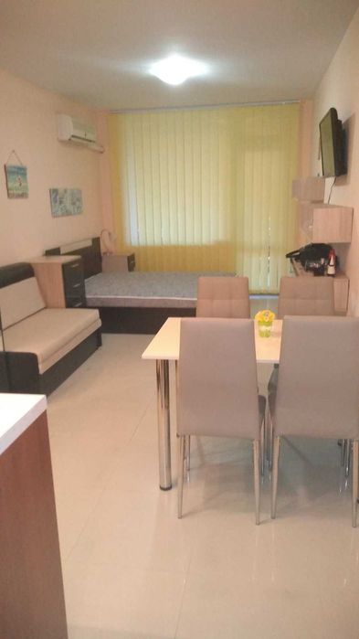 Студио до плажа в Поморие.