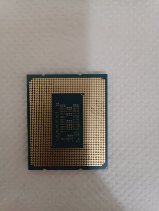 Процессор intel i3-12100f