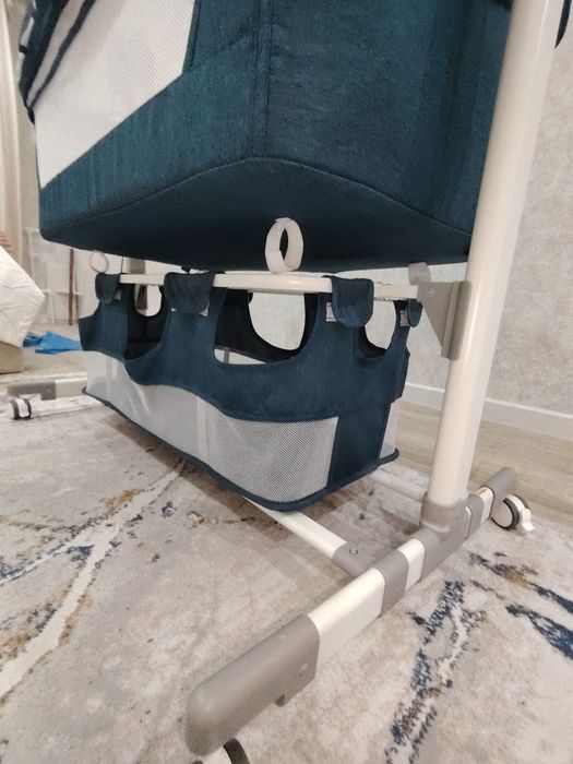 Продается кровать манеж