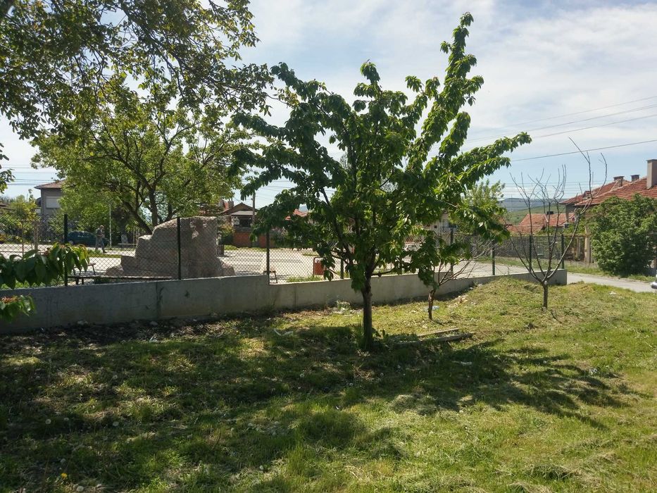 Парцел в центъра на село, 522 м2