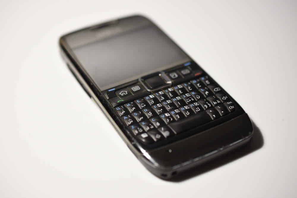Vand Nokia E71 - Telefon Retro