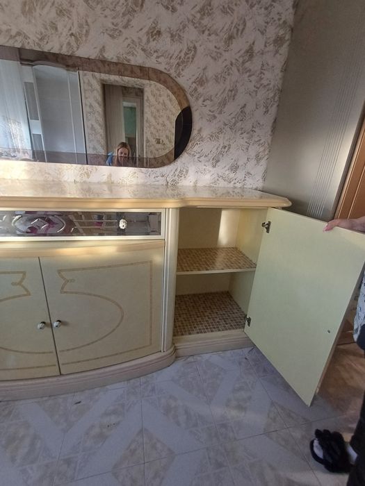 Голям скрин за трапезария или кухня