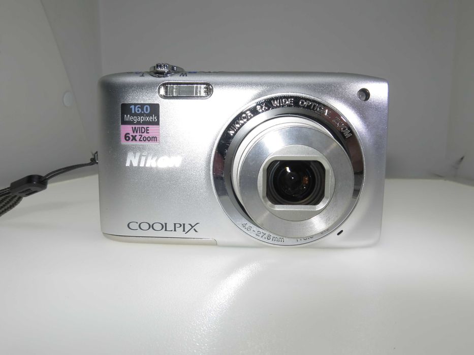 Nikon Coolpix S2700 ултра тънък компактен фотоапарат, дигитална цифрова камера като НОВА - 16 мегапискела, 6х оптичен зум, тествана и работи отлично