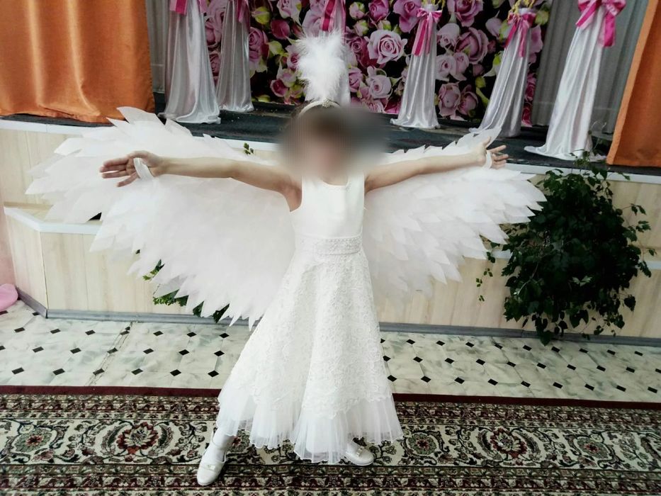 Платье нарядное на 7-9лет