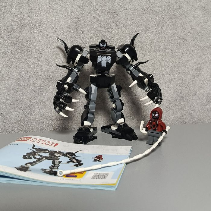 LEGO Marvel Venom mech 76276
