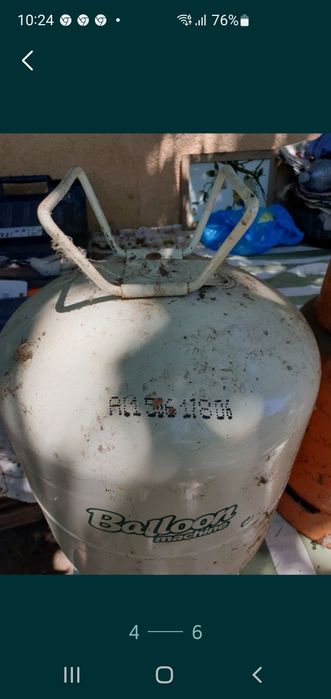 Butelii,  și suport tv