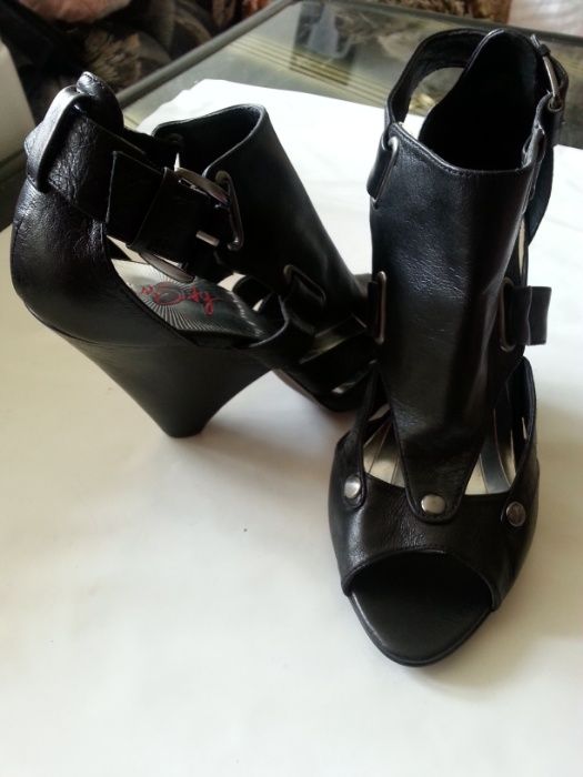 Модерни и практични обувки