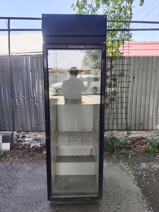 Витринный холодильник