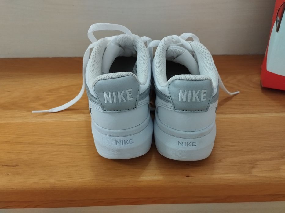 Кожени дамски кецове Nike номер 36