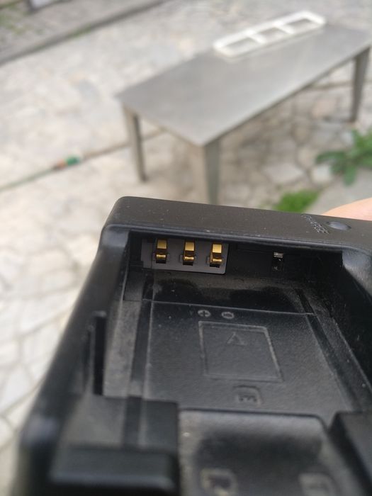 Зарядка для аккумуляторов видеокамеры Sony