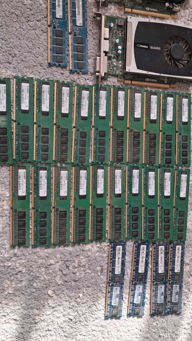 Vand RAM 512 - 1G PC2 si placa video Nvidia Quadro 2000