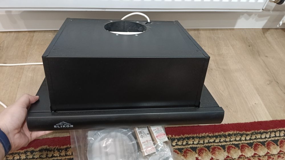 Кухонная вытяжка