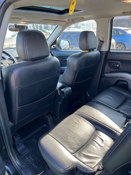 Mitsubishi Outlander / 4x4 / 7 Locuri / Piele / Trapă/ Key less